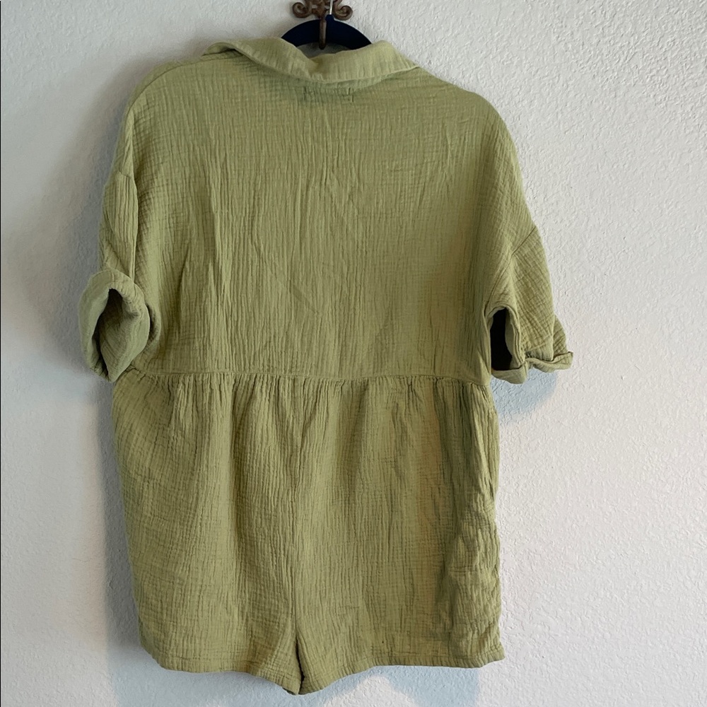 Urban Outfitters Green Short-Sleeve Romper - Picture 2 of 5